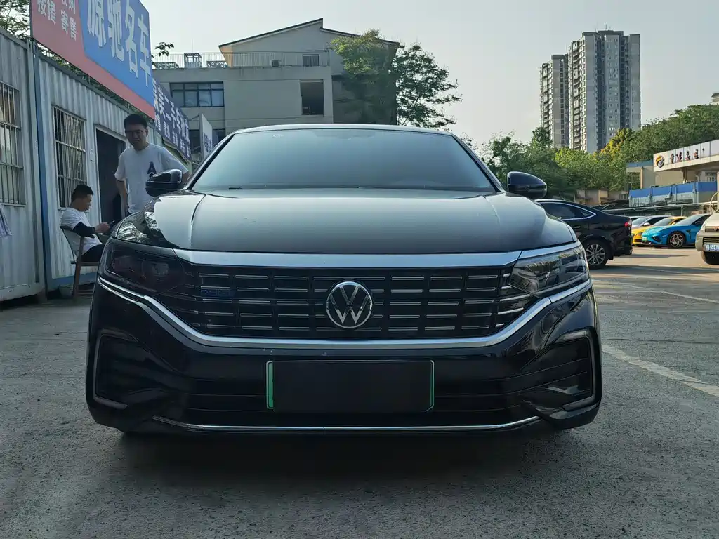 Volkswagen Passat New Energy 2022 — фото 2