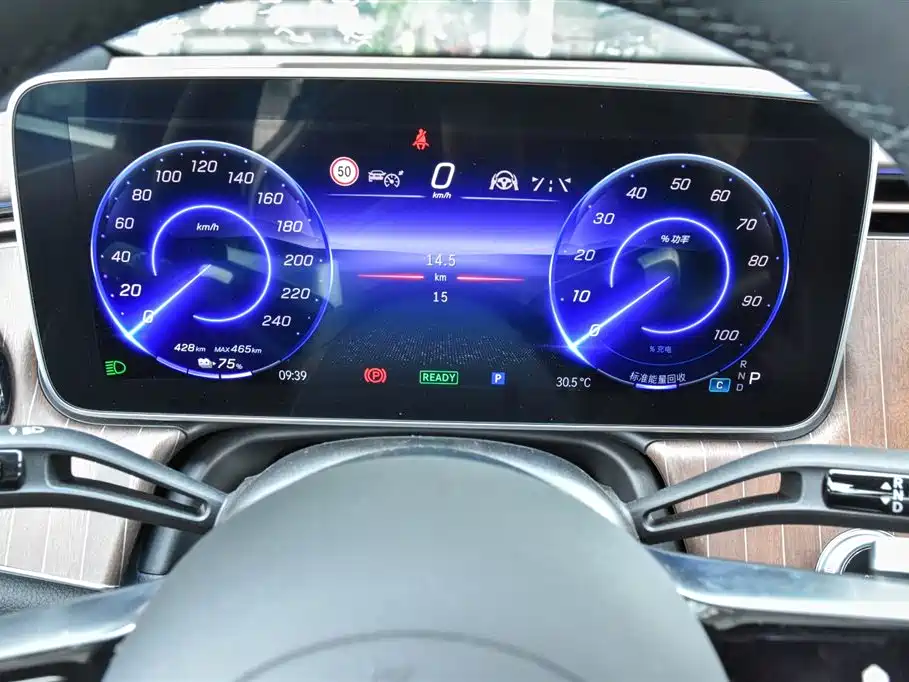 Mercedes-Benz EQE SUV 2025 — фото 11