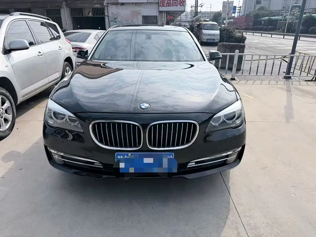 BMW 7 Series 2015 — фото 1