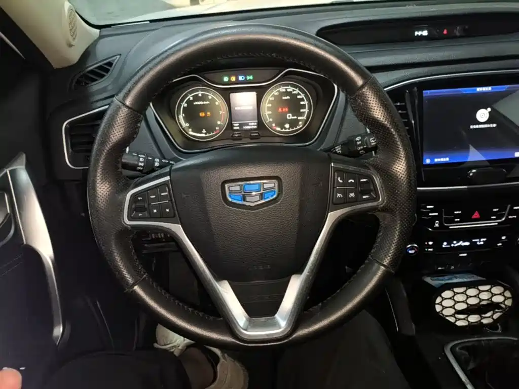 Geely Vision X6 2016 — фото 11