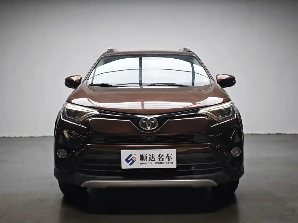 Toyota RAV4 2017 — фото 2