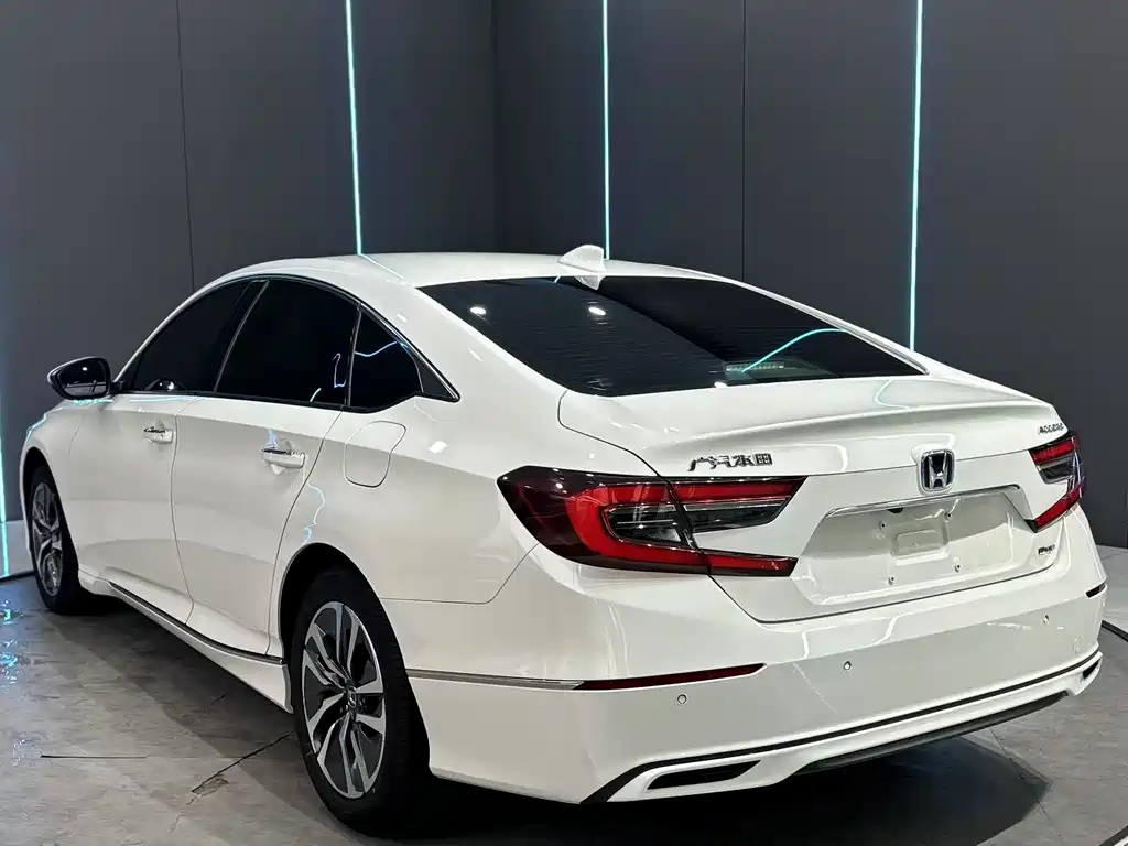 Honda Accord 2022 — фото 8