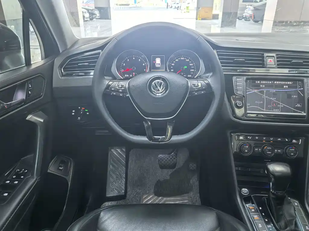 Volkswagen Tiguan L 2018 — фото 17