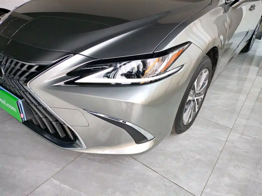 Lexus ES 2022 — фото 24