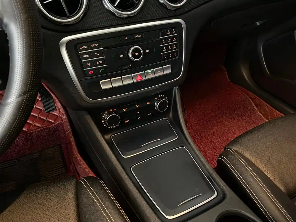 Mercedes-Benz GLA 2017 — фото 10