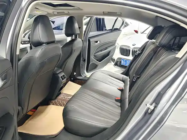 Peugeot 408 2024