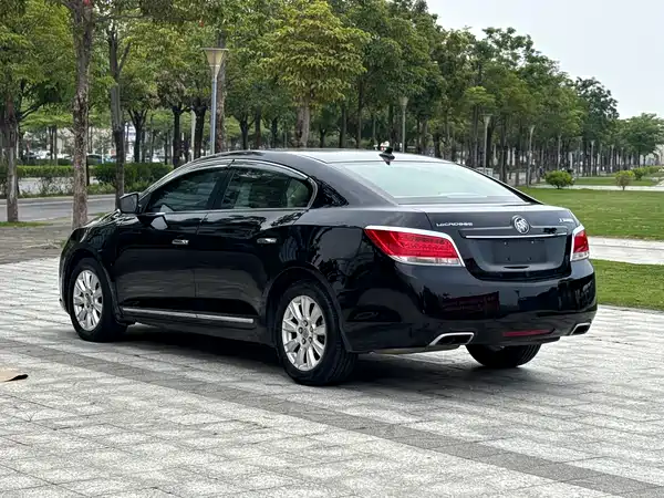 Buick LaCrosse 2012