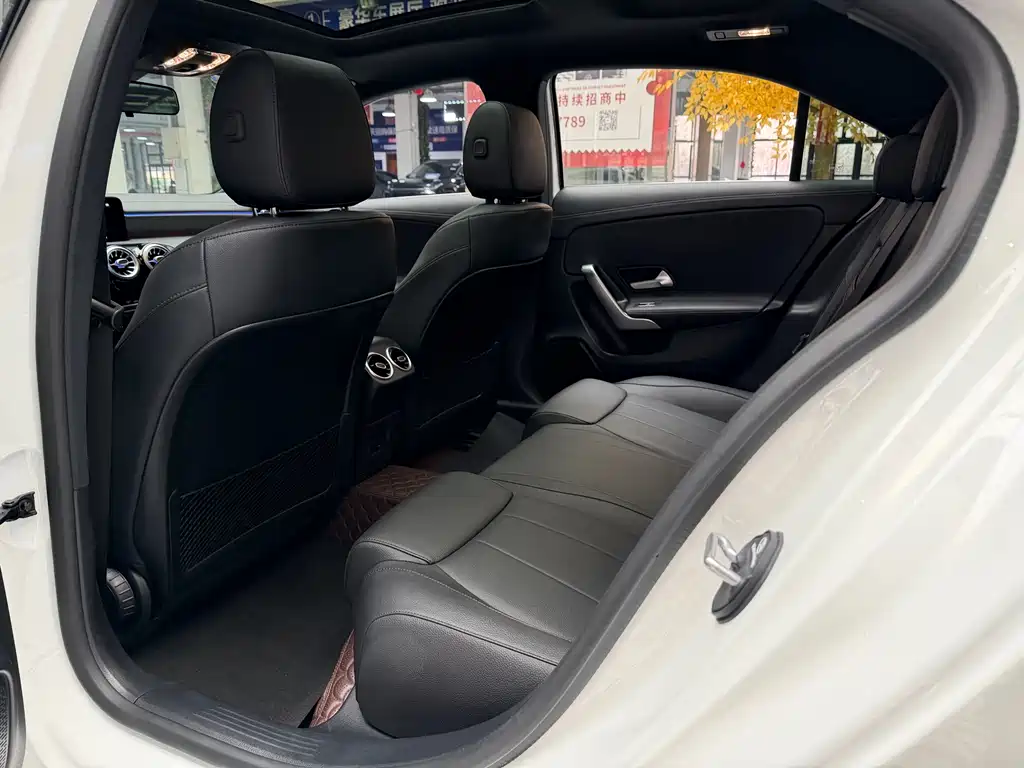 Mercedes-Benz A-Class 2023 — фото 10