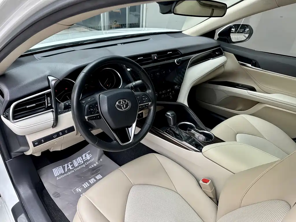 Toyota Camry 2020 — фото 7