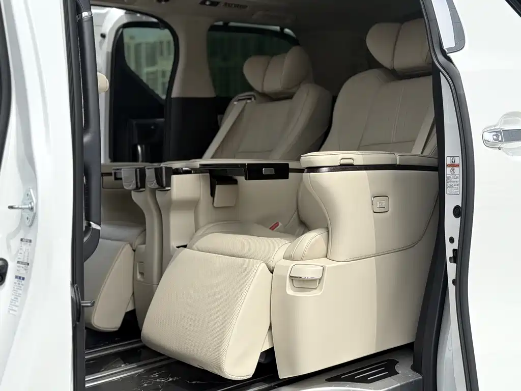 Toyota Alphard 2022 — фото 5