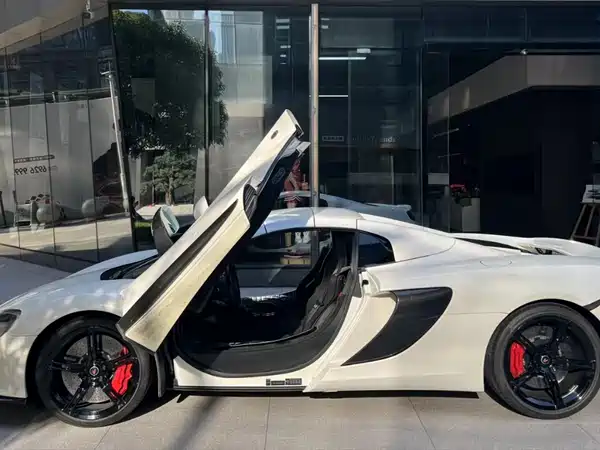 McLaren 650S 2016