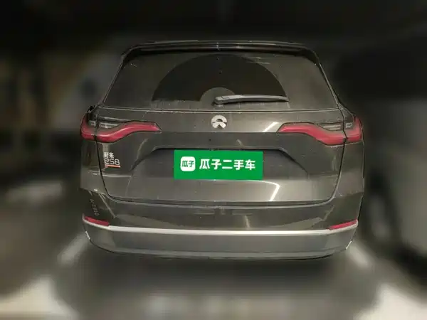 NIO ES8 2021