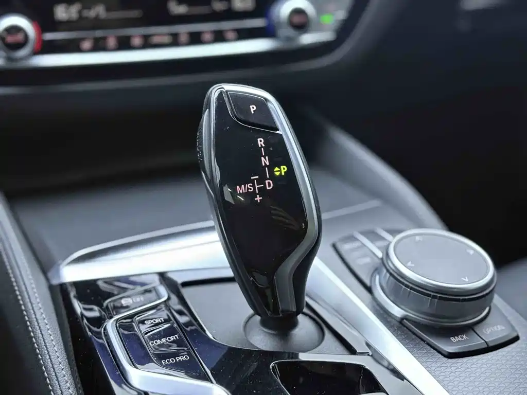 BMW 5 Series 2022 — фото 19