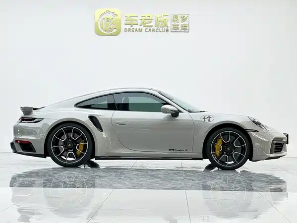 Porsche 911 2023