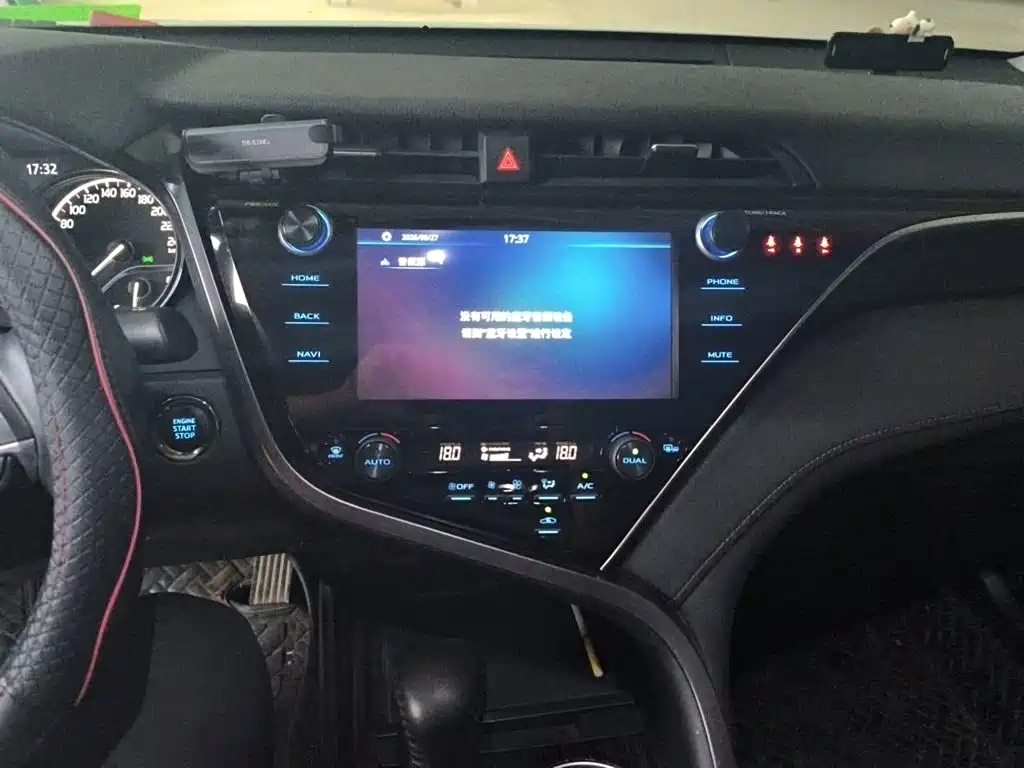 Toyota Camry 2020 — фото 14