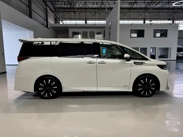 Toyota Vellfire 2023
