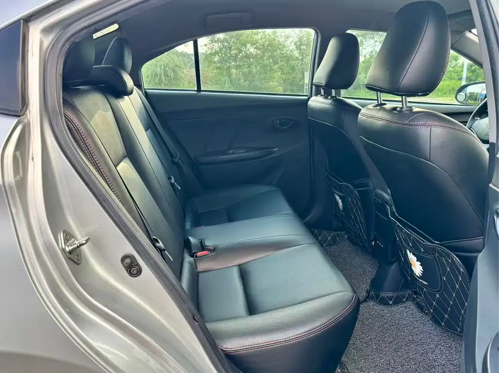 Toyota Vios 2015 — фото 10