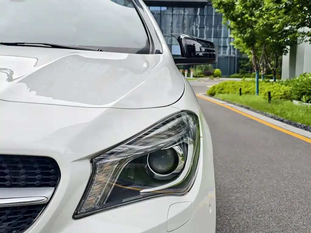 Mercedes-Benz CLA 2015