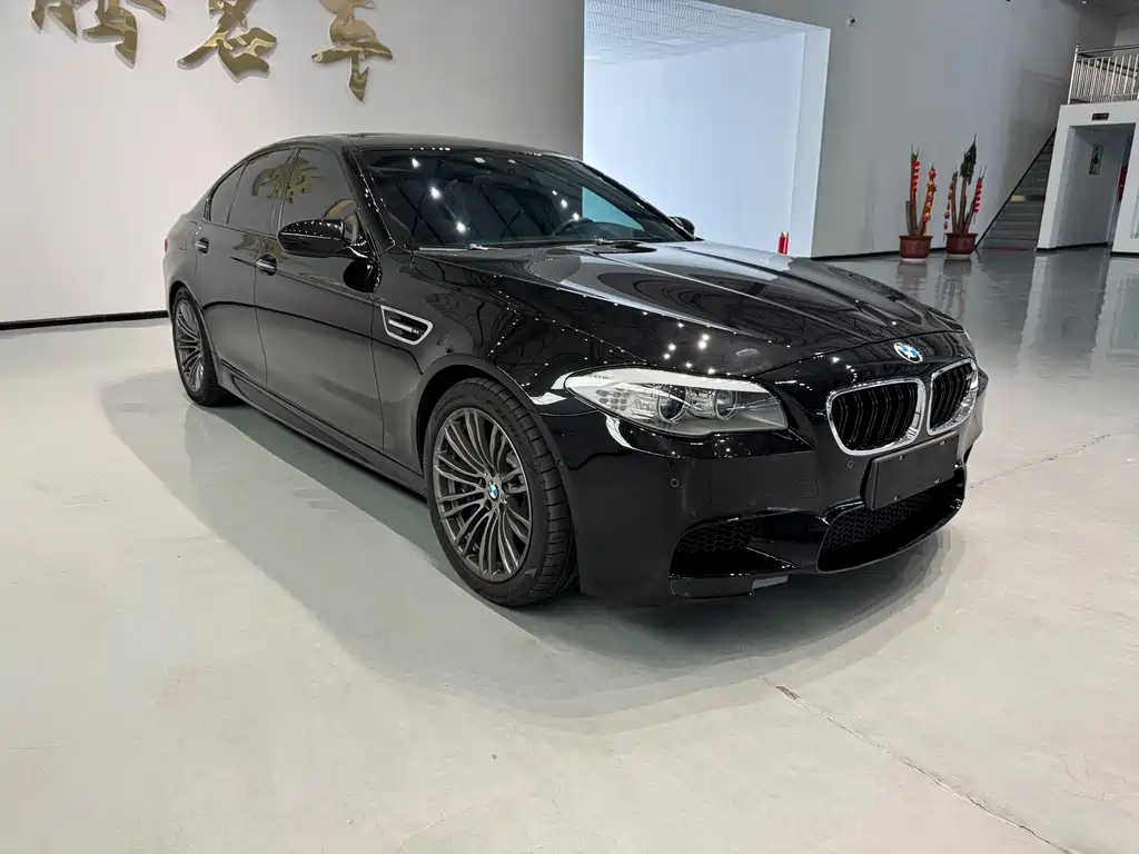 BMW M5 2012 — фото 8