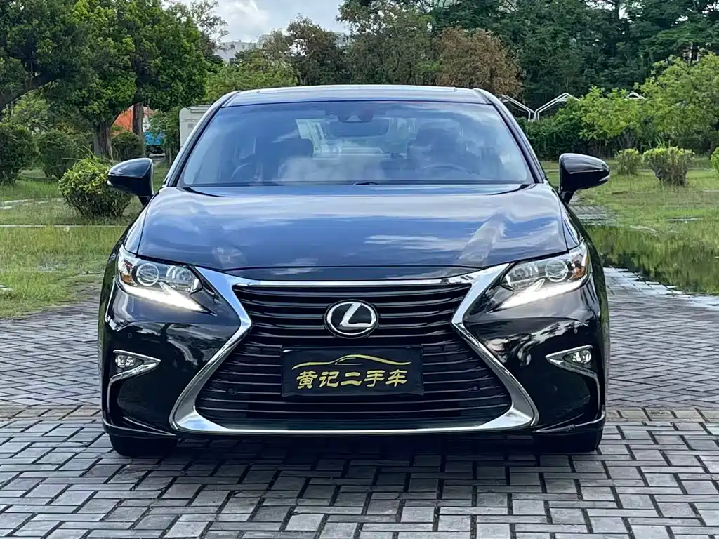 Lexus ES 2015