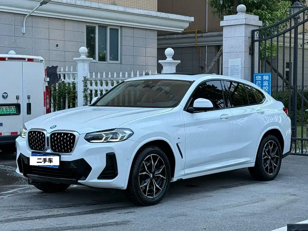 BMW X4 2022 — фото 1