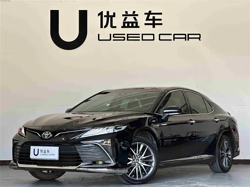 Toyota Camry 2021 — фото 1