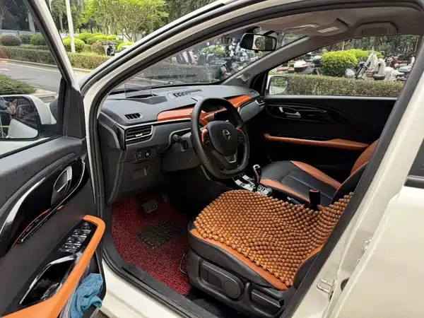 JMC Yizhi EV3 2021