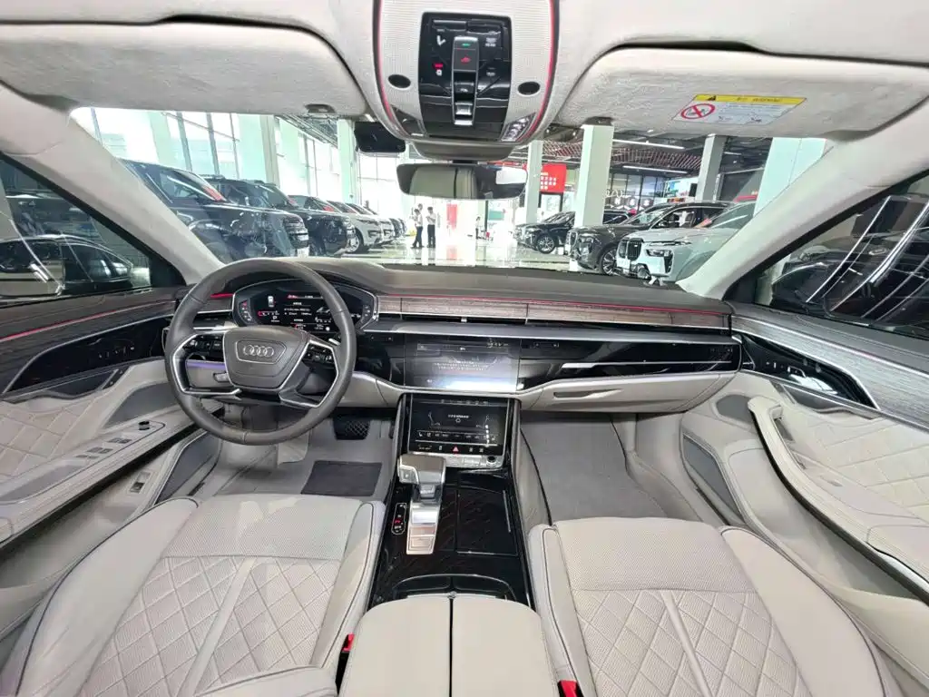 Audi A8 2022 — фото 23