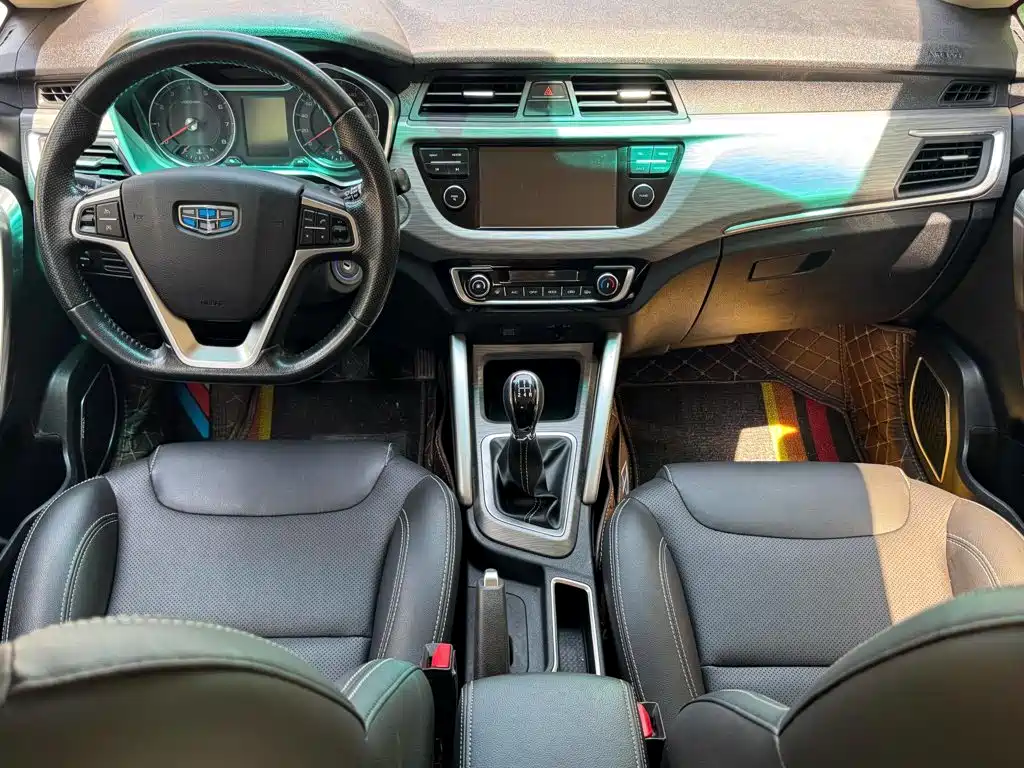 Geely Vision X3 2018 — фото 10