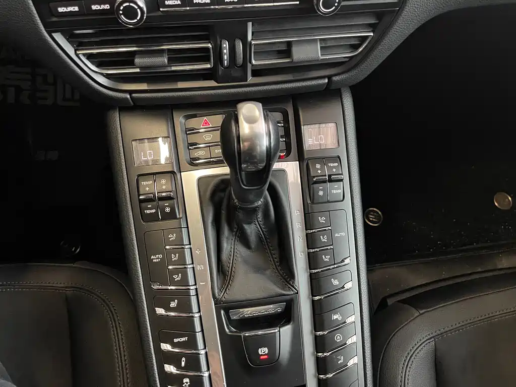 Porsche Macan 2020 — фото 13