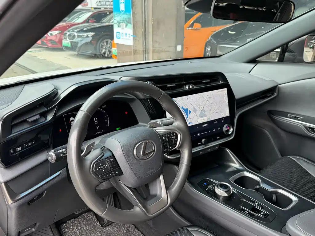 Lexus RZ 2023