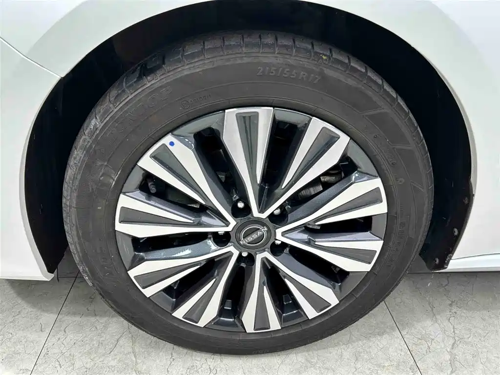 Nissan Teana 2022 — фото 19