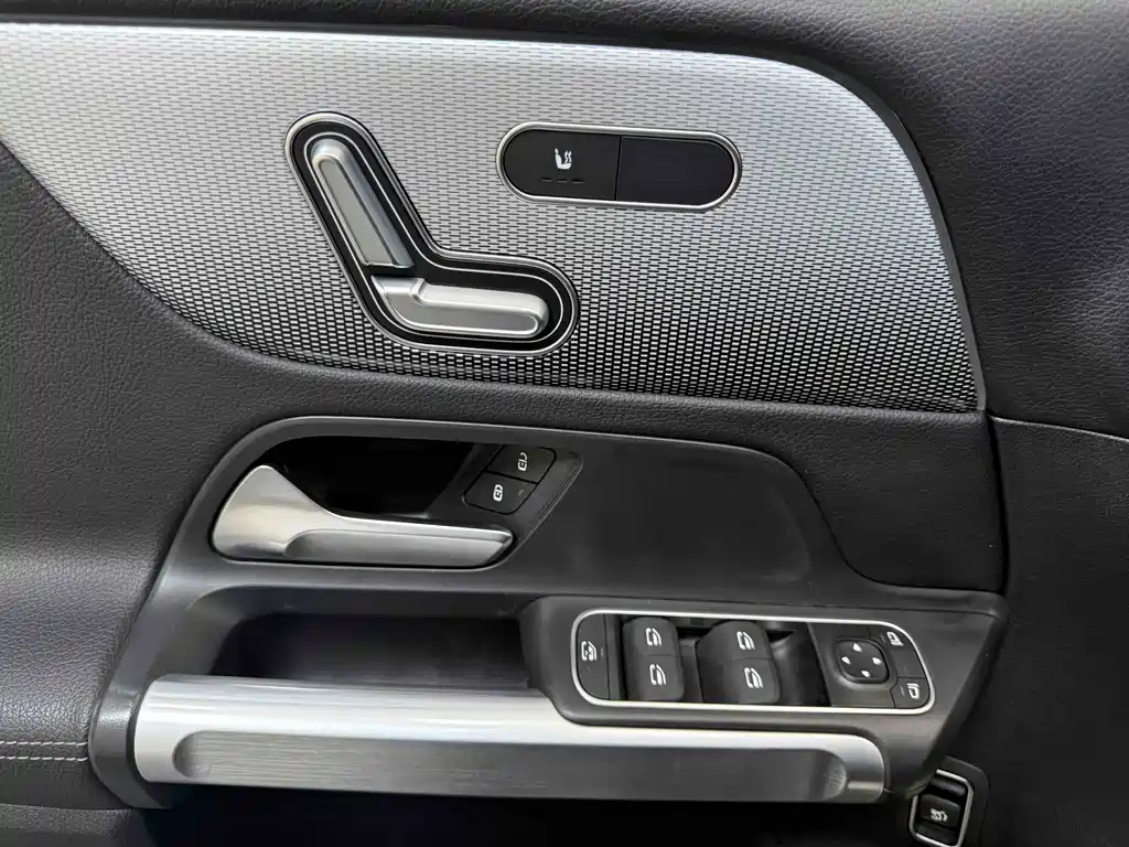Mercedes-Benz GLB 2021 — фото 12