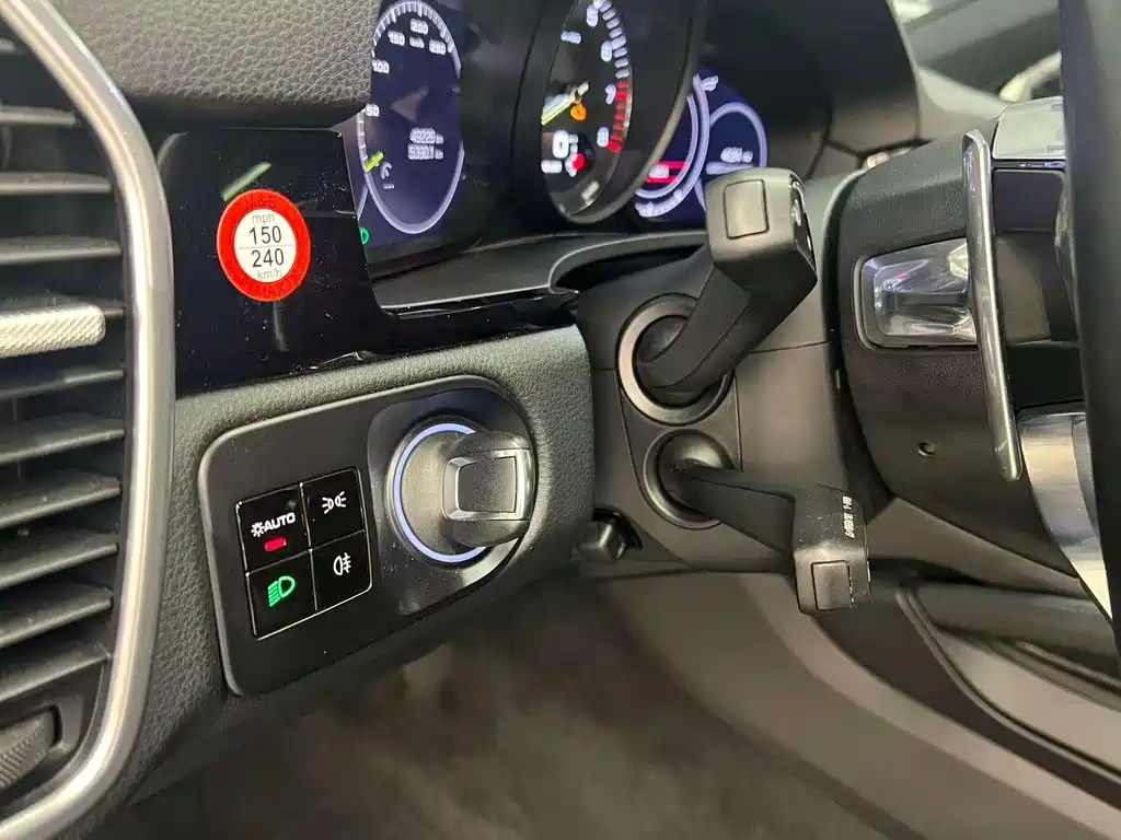Porsche Cayenne New Energy 2019 — фото 22