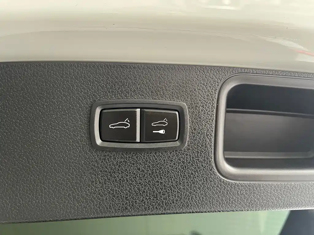 Porsche Macan 2020 — фото 20