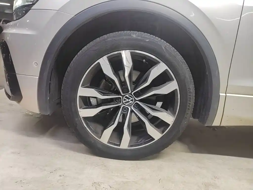 Volkswagen Tiguan L 2021 — фото 23