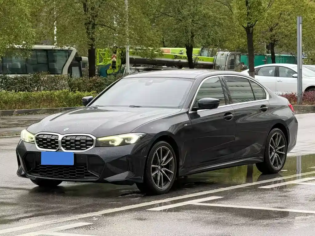 BMW 3 Series 2023 — фото 1