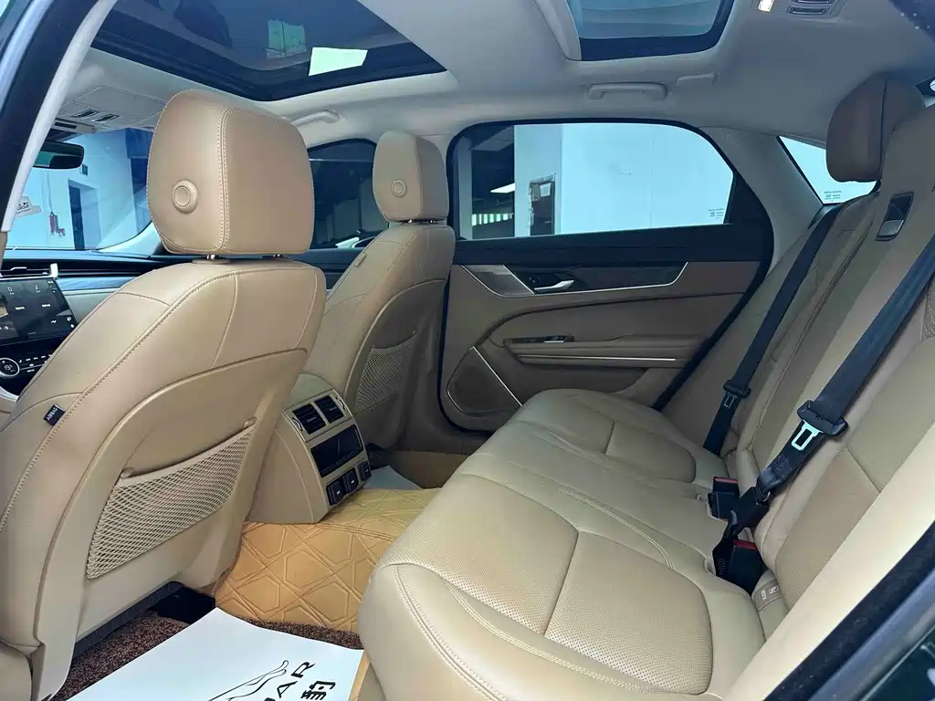 Jaguar XFL 2026 — фото 10