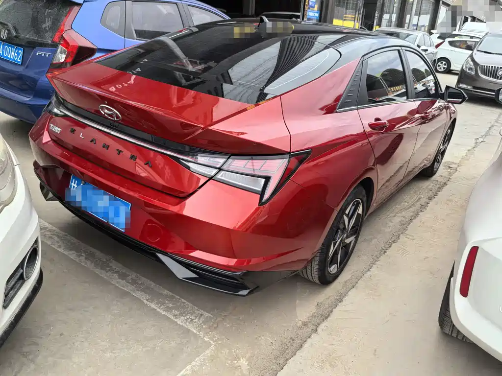 Hyundai Elantra 2022