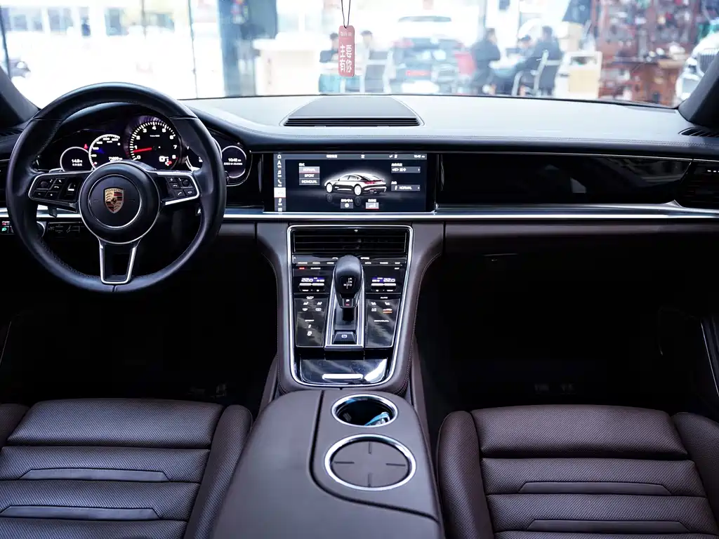 Porsche Panamera 2017 — фото 9