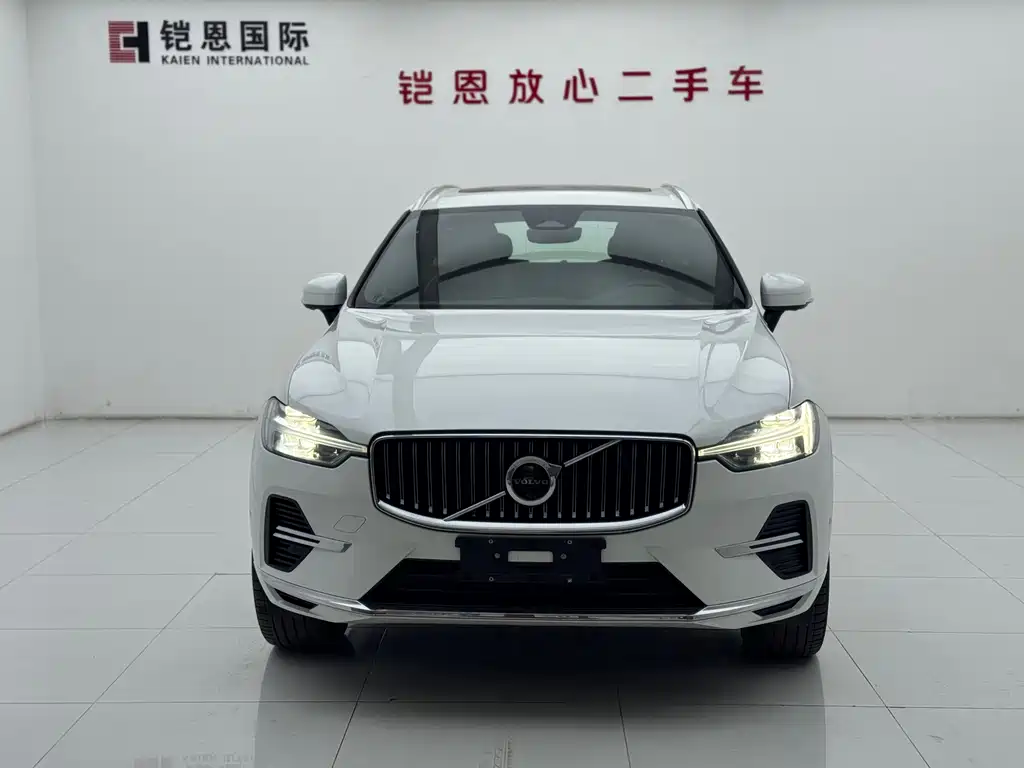 Volvo XC60 PHEV 2025 — фото 2