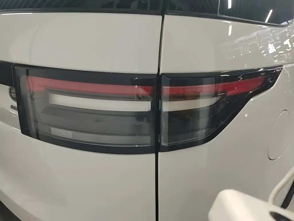 Land Rover Discovery 2018 — фото 8