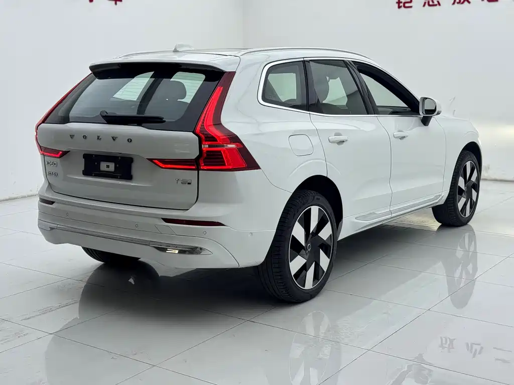 Volvo XC60 PHEV 2025 — фото 14