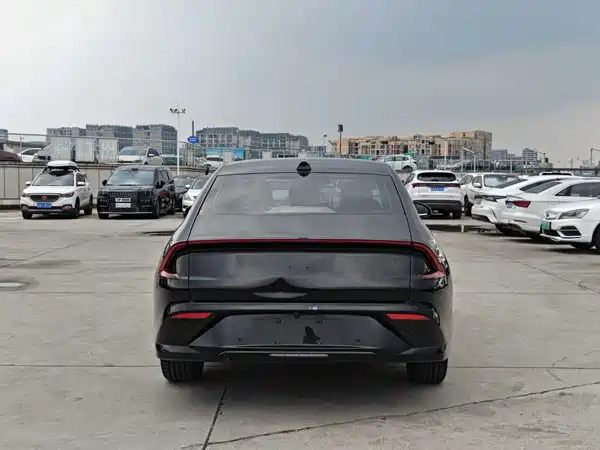 Wuling Starlight 2025
