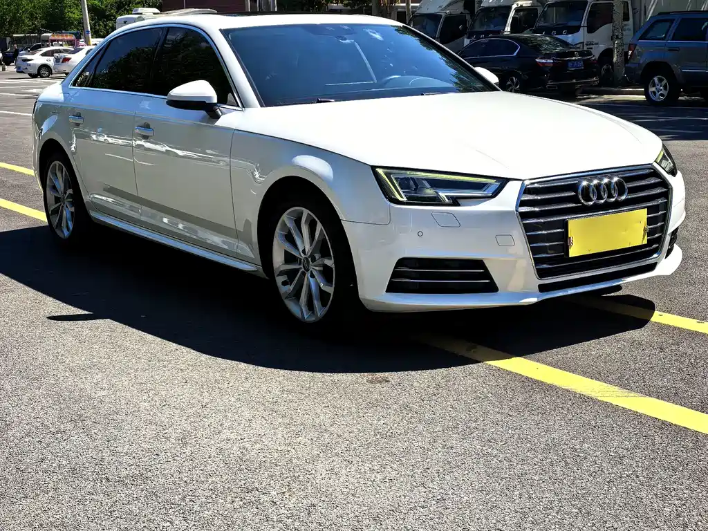 Audi A4L 2018 — фото 3