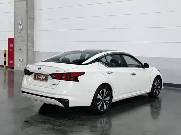 Nissan Teana 2022