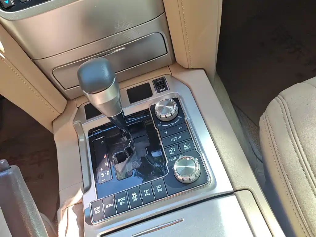Toyota Land Cruiser 2015 — фото 34