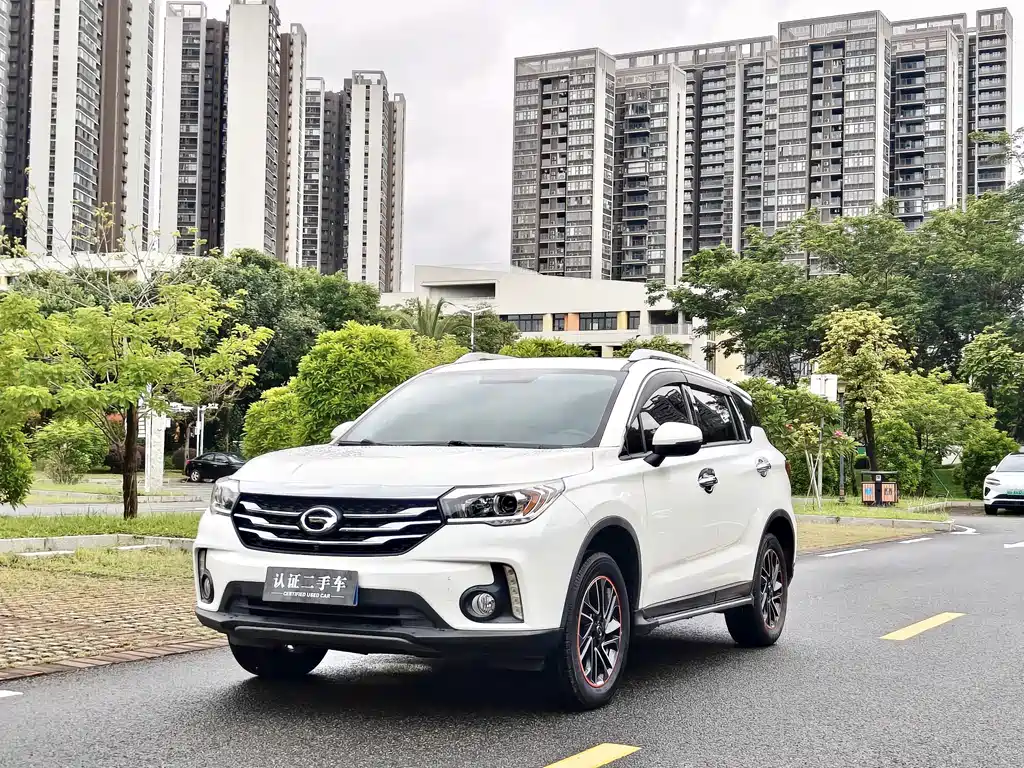 GAC Trumpchi GS4 2015 — фото 2