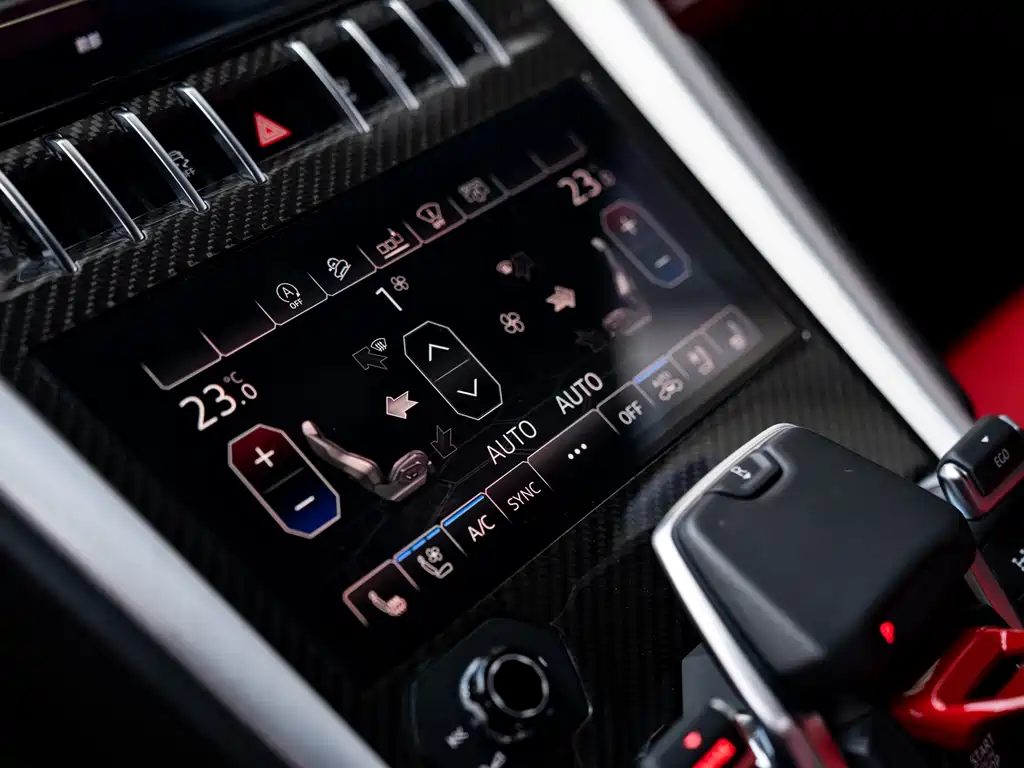 Lamborghini Urus 2020 — фото 18