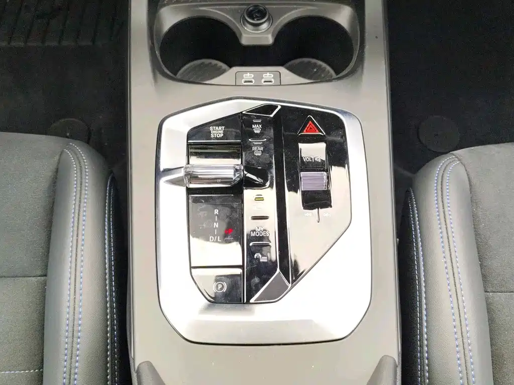BMW 2 Series 2025 — фото 10